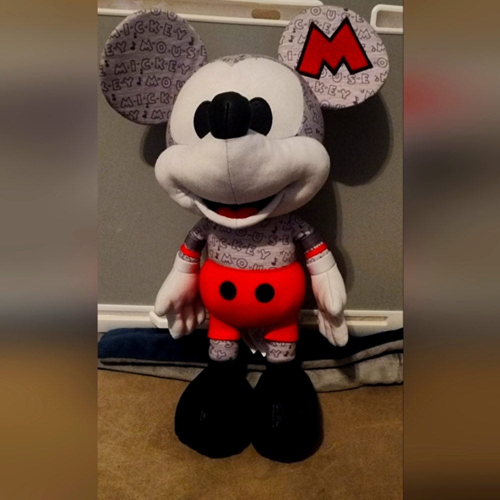Year of the mouse 2020 collectible large plus. 16 inches